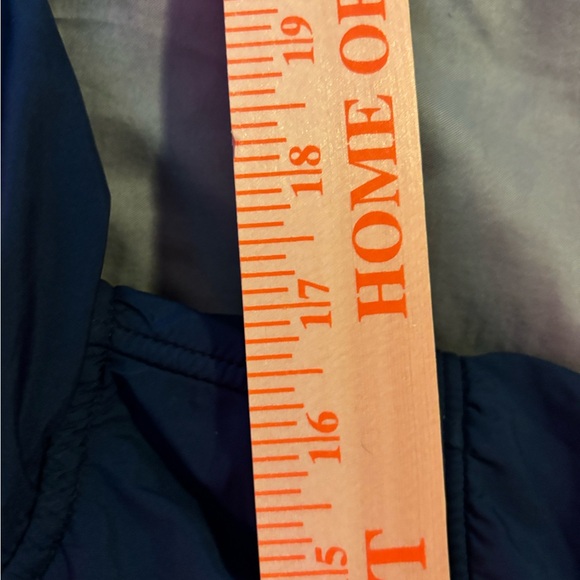 Boys Gray and navy blue under armour Jacket in size 6. - Picture 7 of 7